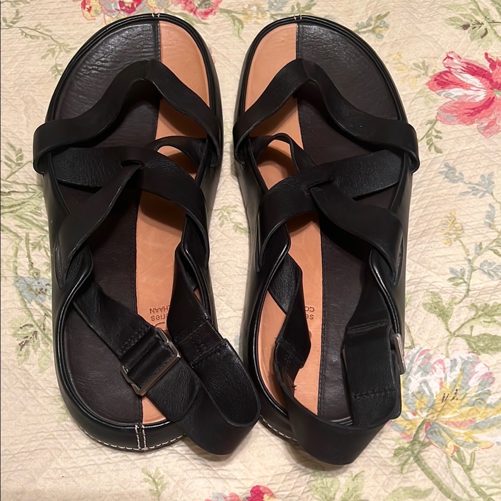 Men’s Cole Haan G series sandles with Nike Air
Size 12 D